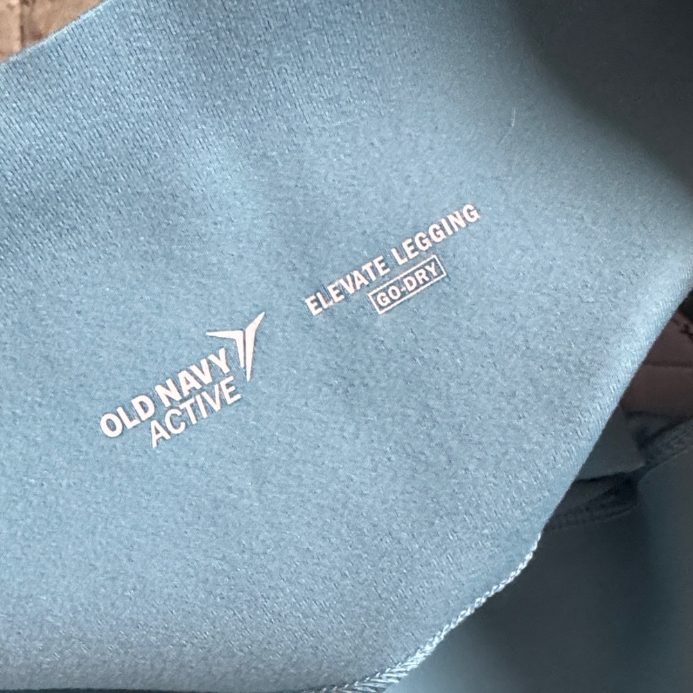 Old Navy Active Go-Dry Leggings in Soft Blue